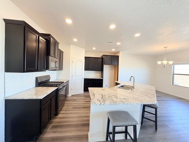 1592 Valle De Colores Street NW, Los Lunas, NM 87031