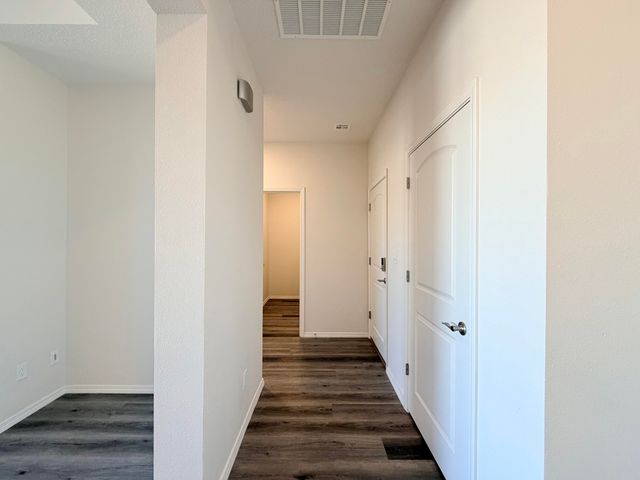 1592 Valle De Colores Street NW, Los Lunas, NM 87031