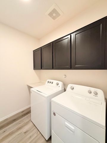 1592 Valle De Colores Street NW, Los Lunas, NM 87031