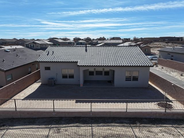 1592 Valle De Colores Street NW, Los Lunas, NM 87031
