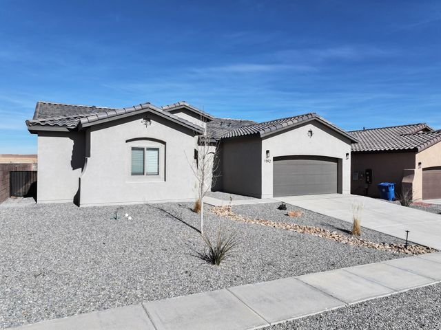 1592 Valle De Colores Street NW, Los Lunas, NM 87031