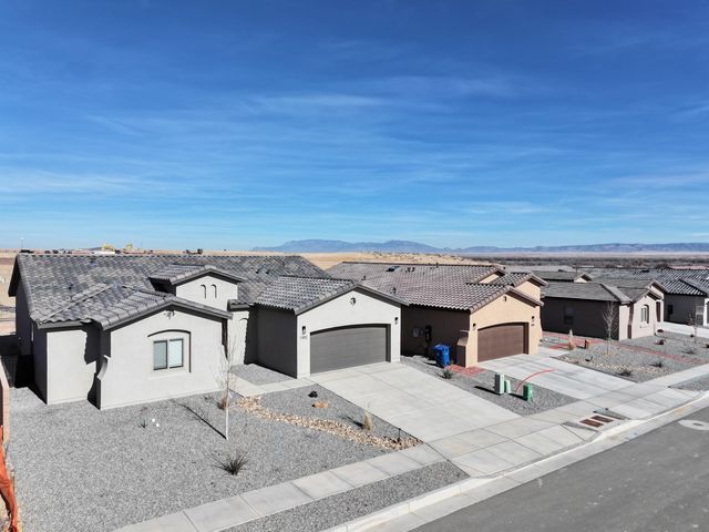 1592 Valle De Colores Street NW, Los Lunas, NM 87031