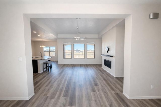 1592 Valle De Colores Street NW, Los Lunas, NM 87031