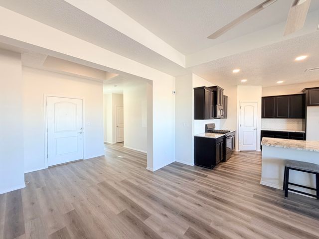 1592 Valle De Colores Street NW, Los Lunas, NM 87031