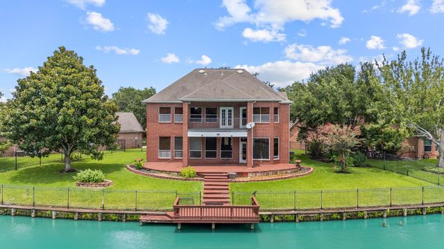403 Brook Shore Court, Sugar Land, TX 77478