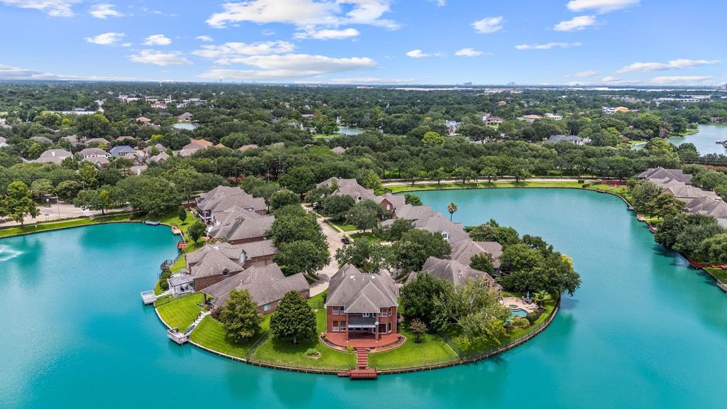 403 Brook Shore Court, Sugar Land, TX 77478