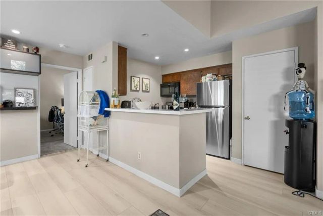 24496 Valle Del Oro 204, Newhall, CA 91321