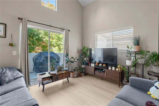 24496 Valle Del Oro 204, Newhall, CA 91321