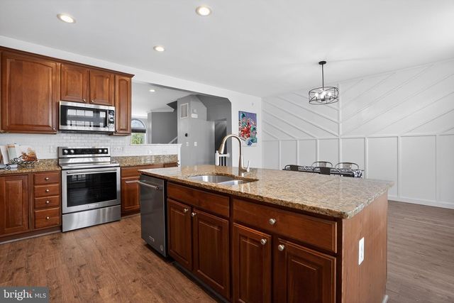 2195 POTOMAC CLUB PKWY, Woodbridge, VA 22191