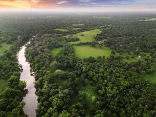 558 County Road 875, West Columbia, TX 77486