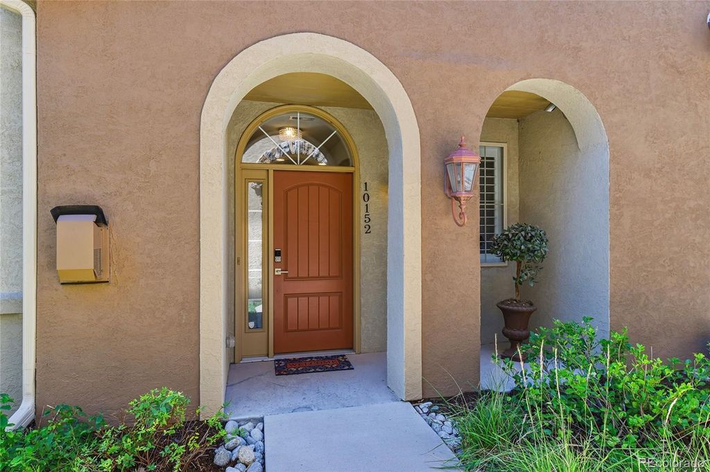 Image 2 of property listing at 10152 Bluffmont Lane, Lone Tree, CO 80124