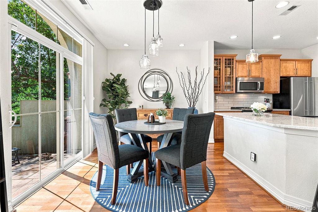 Image 11 of property listing at 10152 Bluffmont Lane, Lone Tree, CO 80124