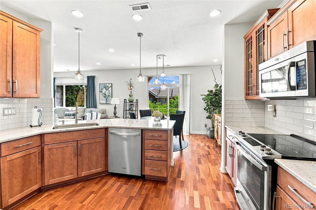 Image 17 of property listing at 10152 Bluffmont Lane, Lone Tree, CO 80124