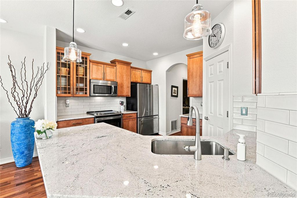 Image 19 of property listing at 10152 Bluffmont Lane, Lone Tree, CO 80124