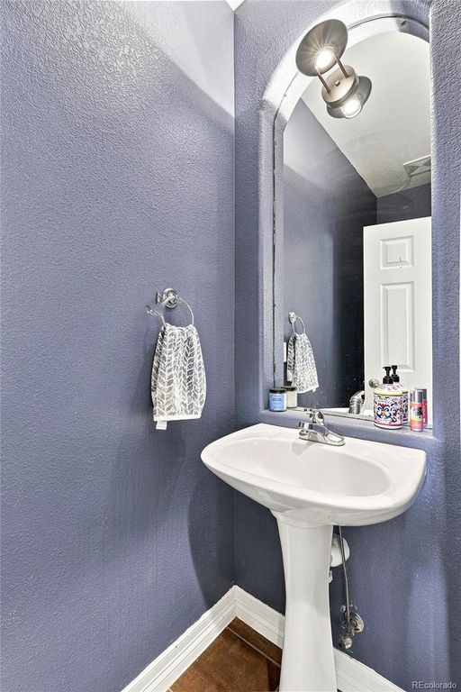 Image 20 of property listing at 10152 Bluffmont Lane, Lone Tree, CO 80124