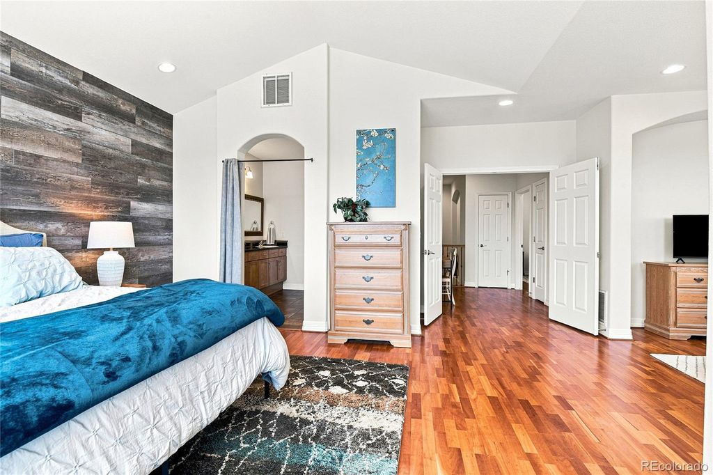 Image 26 of property listing at 10152 Bluffmont Lane, Lone Tree, CO 80124