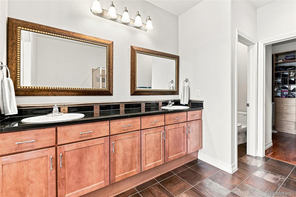 Image 27 of property listing at 10152 Bluffmont Lane, Lone Tree, CO 80124