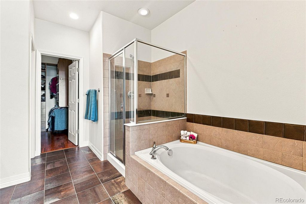 Image 28 of property listing at 10152 Bluffmont Lane, Lone Tree, CO 80124