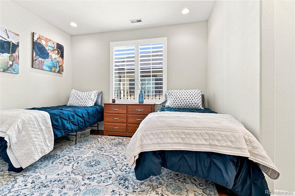 Image 30 of property listing at 10152 Bluffmont Lane, Lone Tree, CO 80124