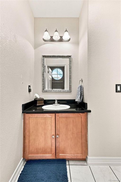 Image 32 of property listing at 10152 Bluffmont Lane, Lone Tree, CO 80124