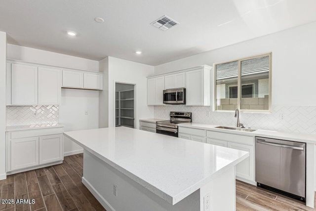18348 W VILLA HERMOSA Lane, Surprise, AZ 85387