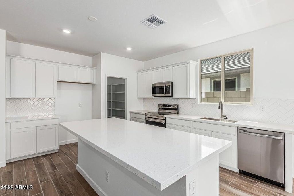 18348 W VILLA HERMOSA Lane, Surprise, AZ 85387 — photo 5
