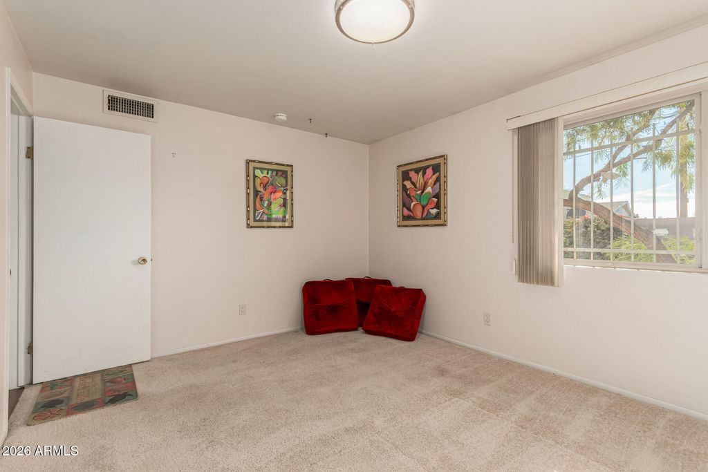 Image 20 of property listing at 5301 W VERNON Avenue, Phoenix, AZ 85035