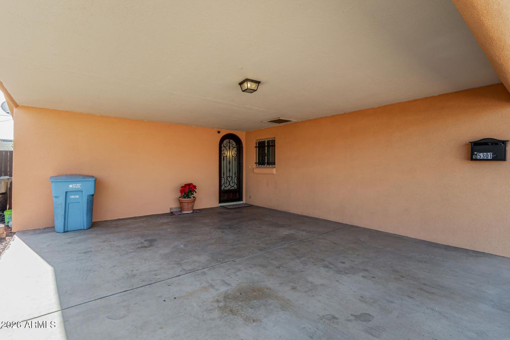 Image 27 of property listing at 5301 W VERNON Avenue, Phoenix, AZ 85035