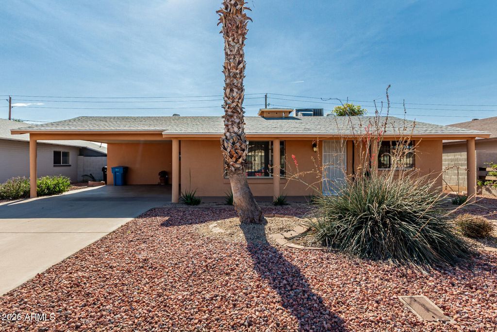 Image 3 of property listing at 5301 W VERNON Avenue, Phoenix, AZ 85035