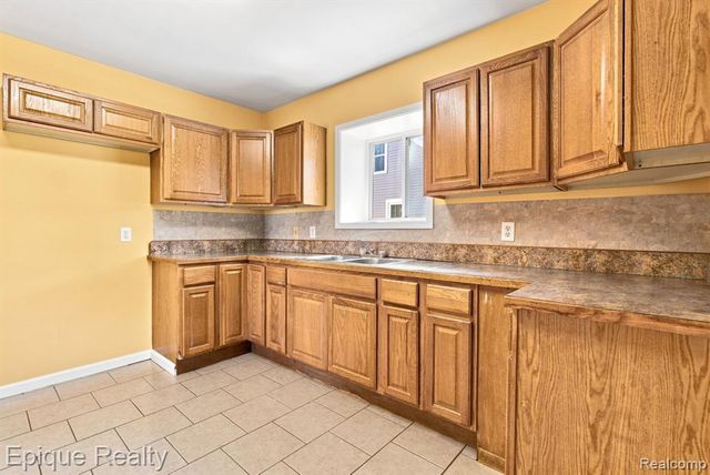 2413 Walnut Street, Port Huron, MI 48060