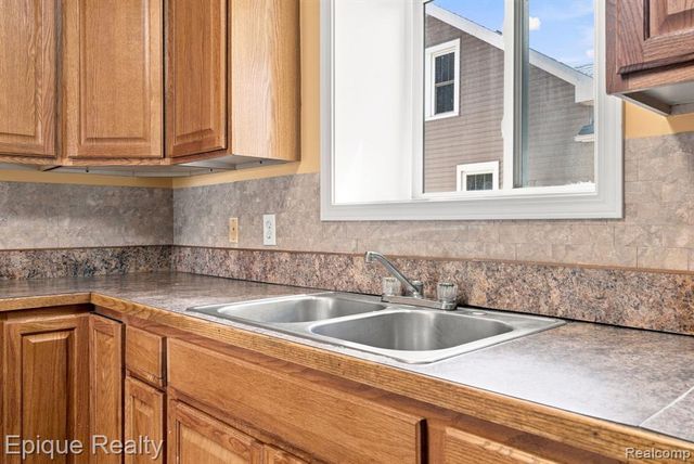 2413 Walnut Street, Port Huron, MI 48060