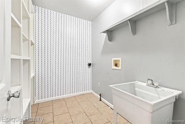 2413 Walnut Street, Port Huron, MI 48060