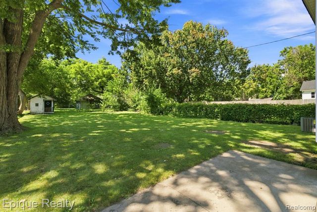 2413 Walnut Street, Port Huron, MI 48060