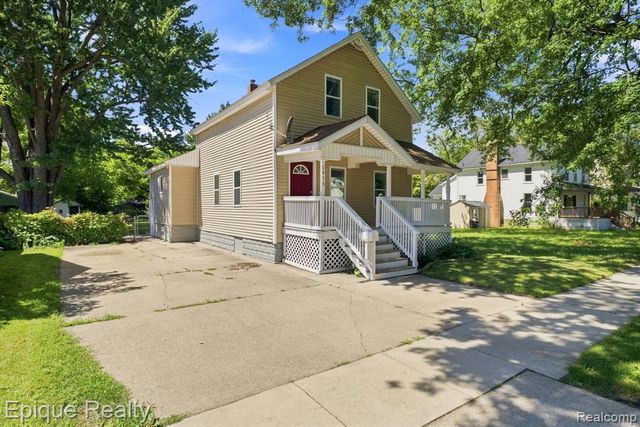 2413 Walnut Street, Port Huron, MI 48060