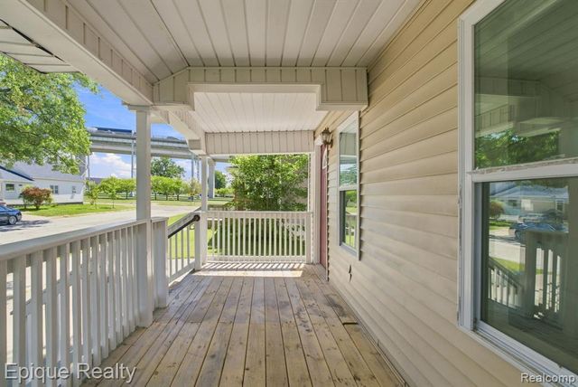 2413 Walnut Street, Port Huron, MI 48060