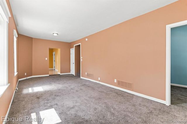 2413 Walnut Street, Port Huron, MI 48060