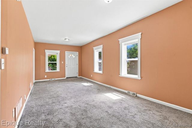 2413 Walnut Street, Port Huron, MI 48060