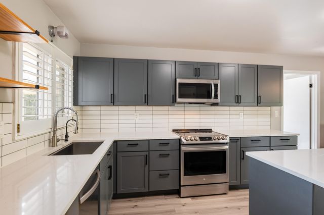 3413 Florida Street NE, Albuquerque, NM 87110