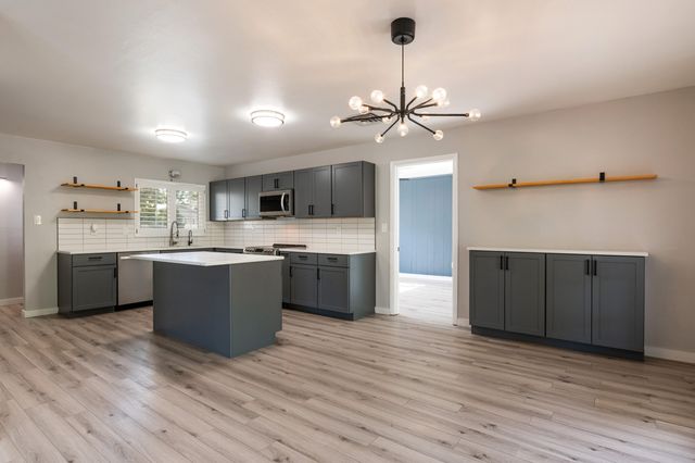 3413 Florida Street NE, Albuquerque, NM 87110