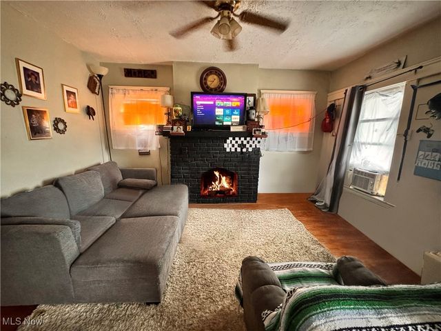 8621 Denison Avenue, Cleveland, OH 44102