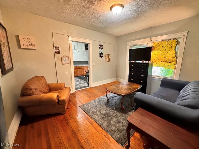 8621 Denison Avenue, Cleveland, OH 44102