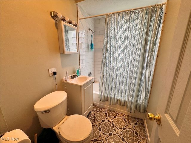 8621 Denison Avenue, Cleveland, OH 44102