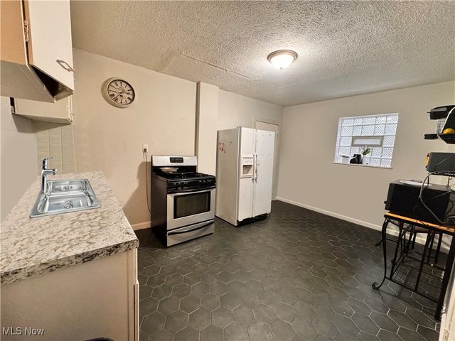 8621 Denison Avenue, Cleveland, OH 44102