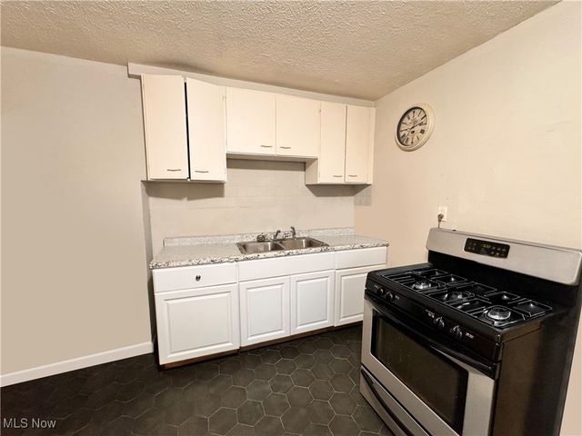 8621 Denison Avenue, Cleveland, OH 44102