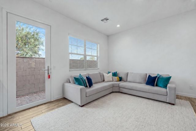 256 E GEMINI Place, Chandler, AZ 85249