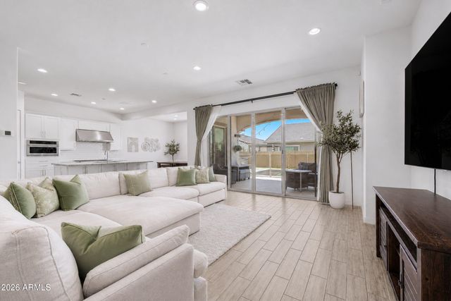256 E GEMINI Place, Chandler, AZ 85249