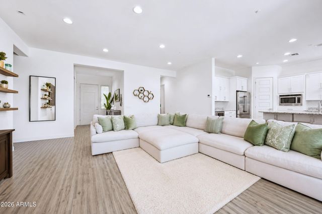 256 E GEMINI Place, Chandler, AZ 85249