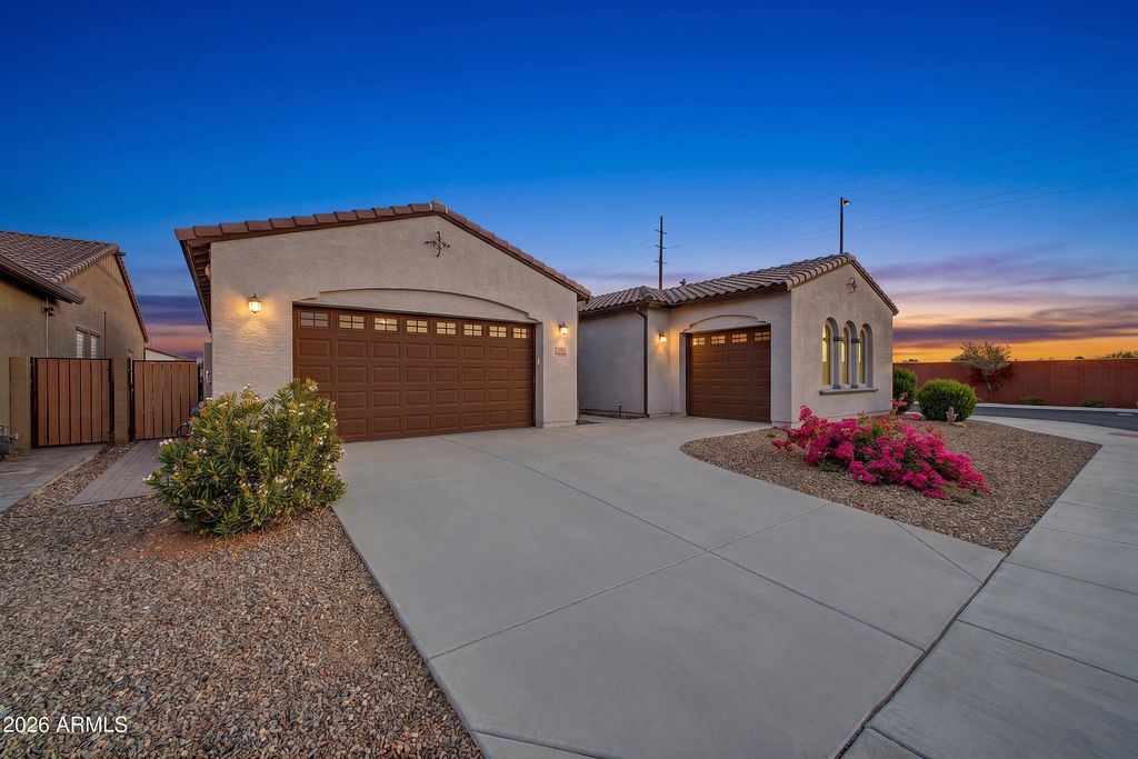 256 E GEMINI Place, Chandler, AZ 85249