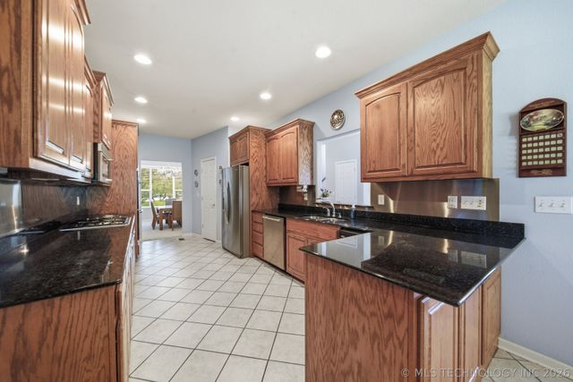 13215 S 118th East Avenue, Broken Arrow, OK 74011