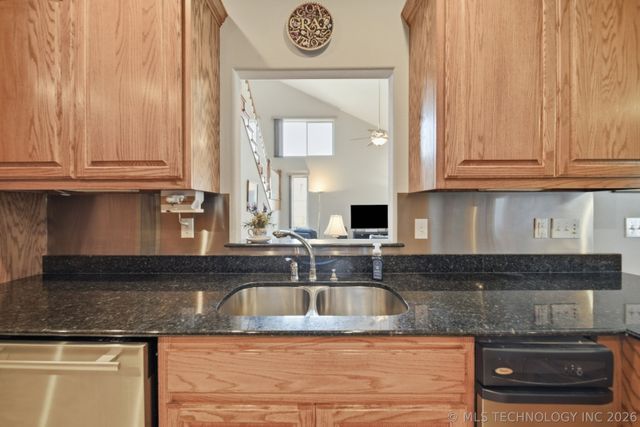 13215 S 118th East Avenue, Broken Arrow, OK 74011